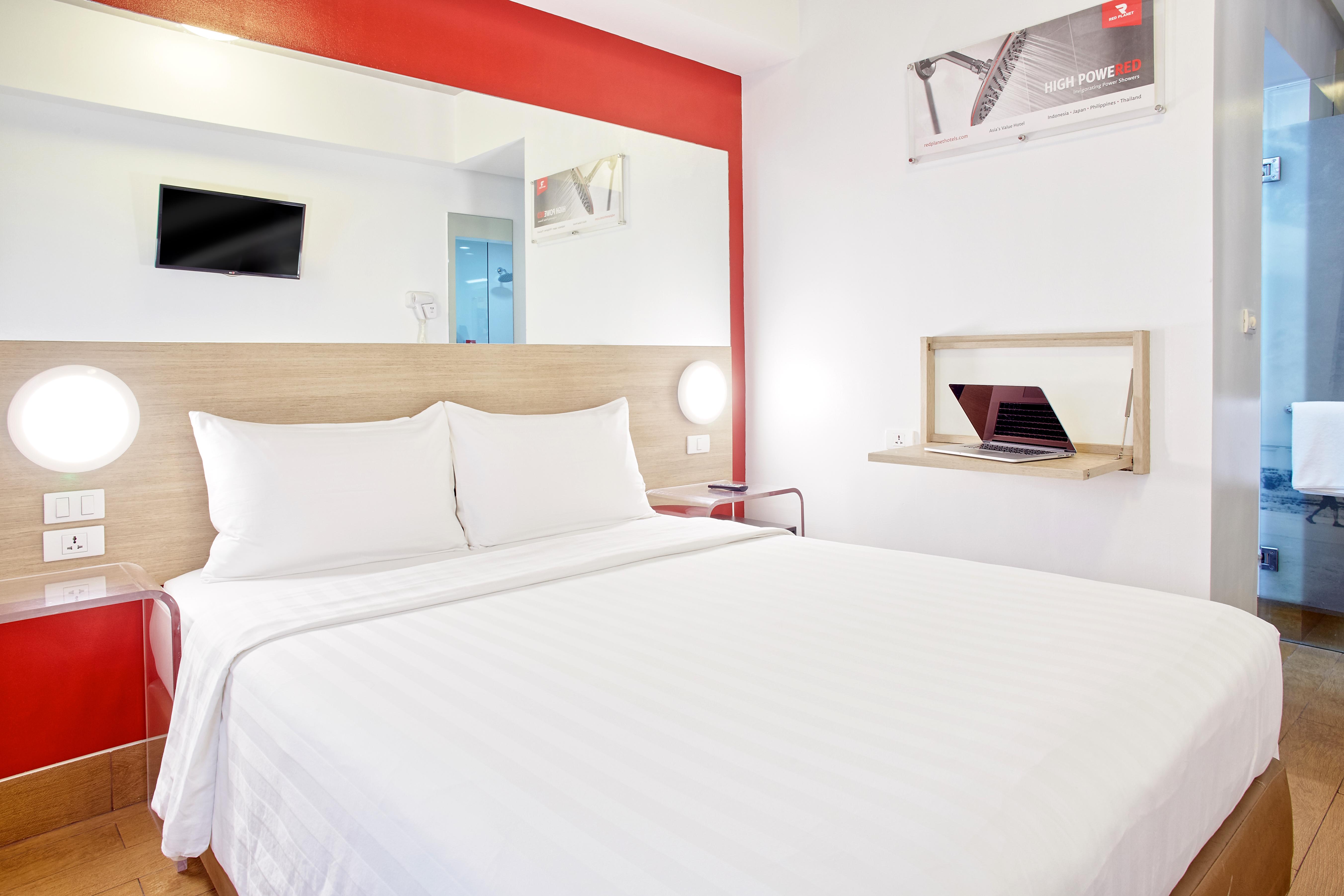 Red Planet Quezon City Timog Esterno foto