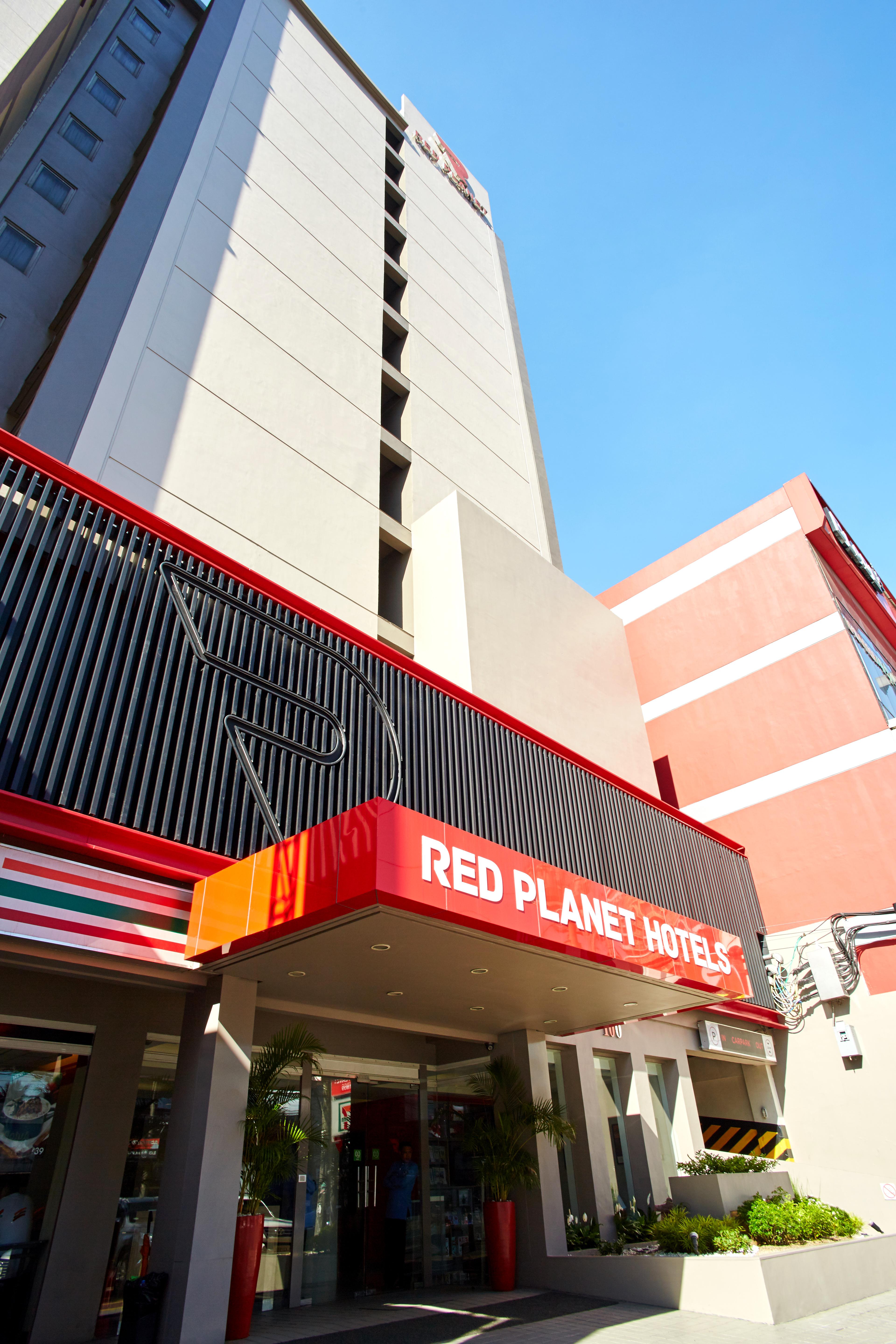 Red Planet Quezon City Timog Esterno foto