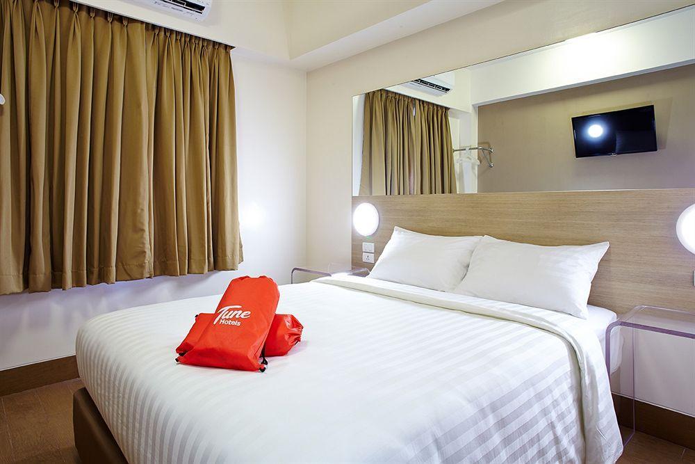 Red Planet Quezon City Timog Esterno foto
