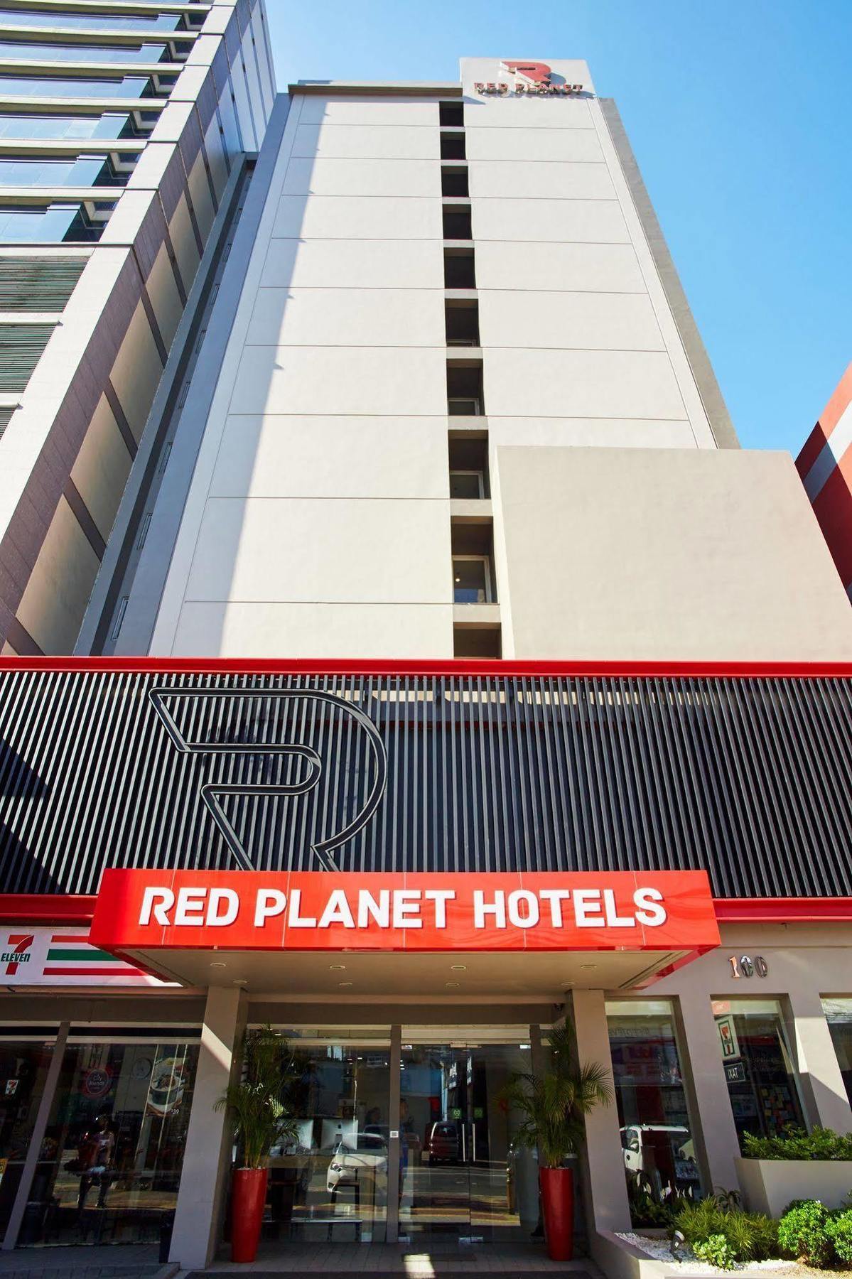 Red Planet Quezon City Timog Esterno foto